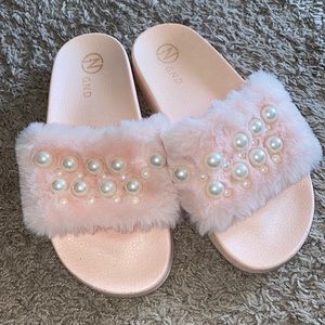 Pink fur pearl sandals size 6